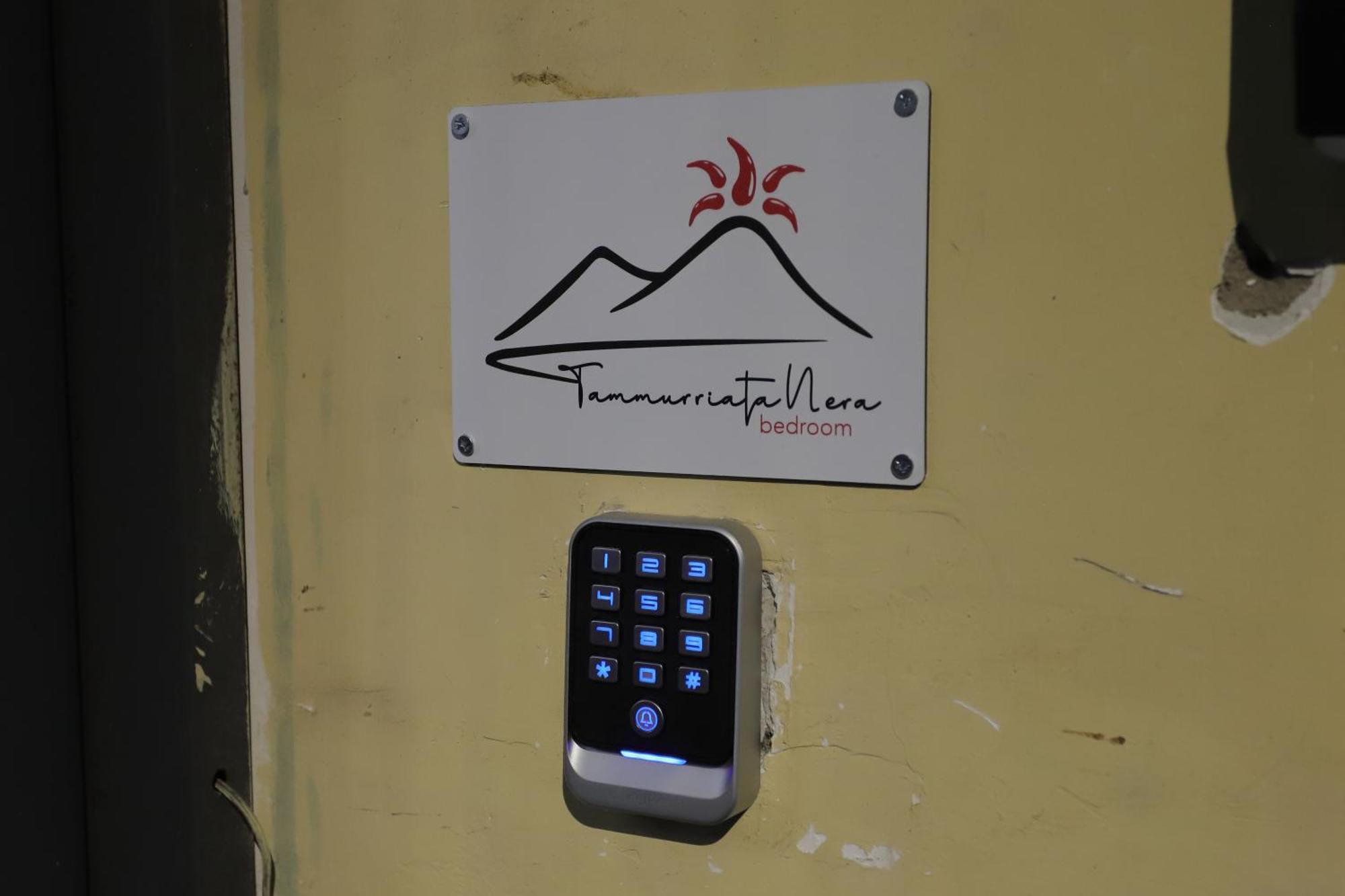Tammurriata Nera Bedroom Napoli Exterior foto