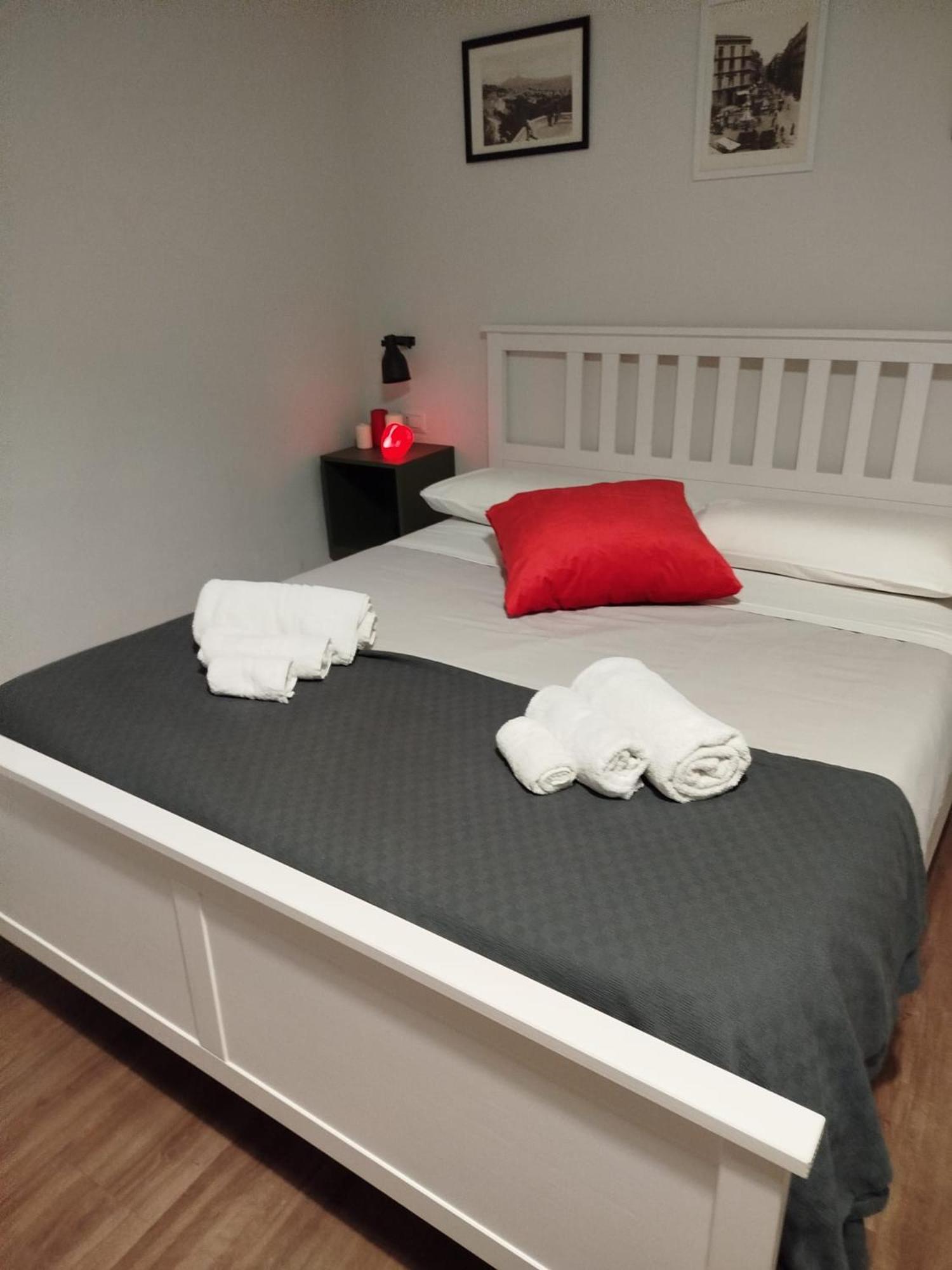 Tammurriata Nera Bedroom Napoli Exterior foto